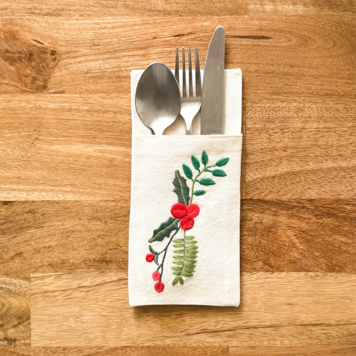 Winterberry Cutlery Sleeve Set of 6.